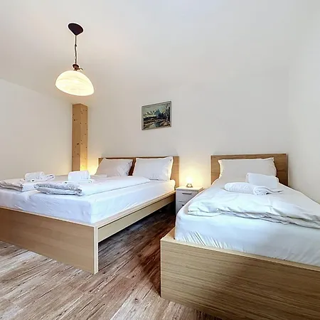 Christl By Interhome Pians